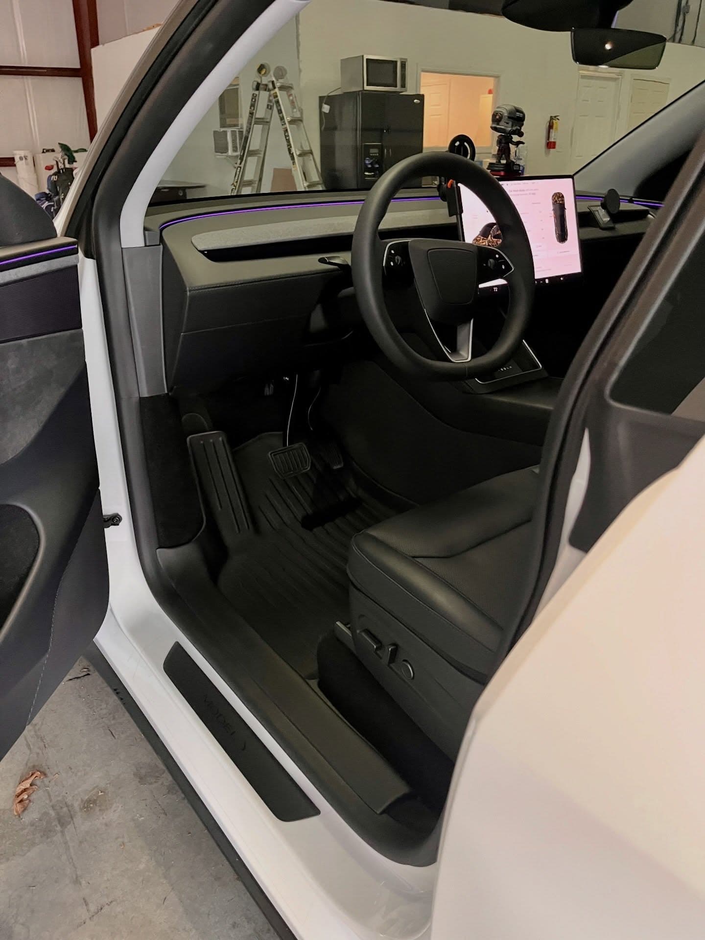 Exterior detailing on a tesla showcase, Cumming GA